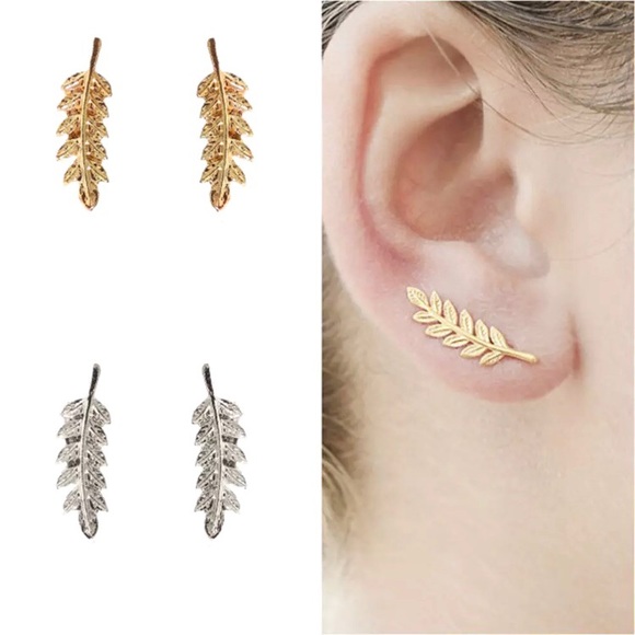 Jewelry - Silver Tone Fashion Stud Earrings with Pouch